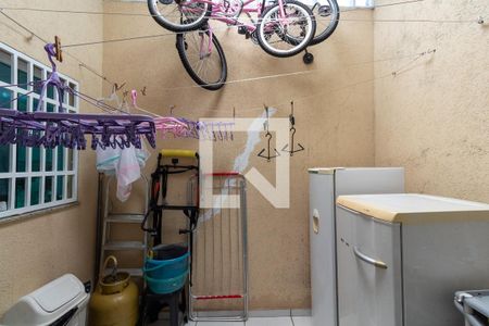 Casa à venda com 84m², 3 quartos e 2 vagasLavanderia