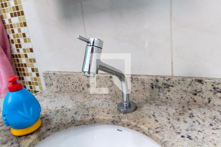 Casa à venda com 84m², 3 quartos e 2 vagasBanheiro - torneira