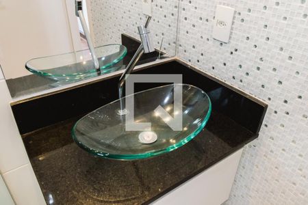 Apartamento para alugar com 66m², 2 quartos e 1 vagaBanheiro da Suíte 1 Pia