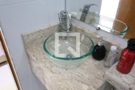 Casa à venda com 250m², 3 quartos e 2 vagasBanheiro da Suíte 1