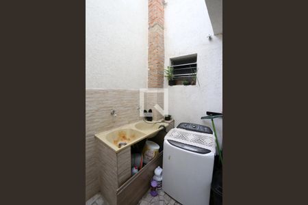 Casa à venda com 250m², 3 quartos e 2 vagasÁrea de Serviço