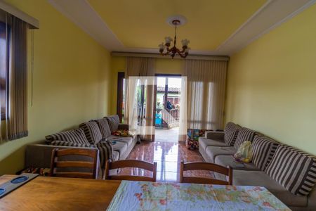 Sala de casa à venda com 3 quartos, 400m² em Vila M Genoveva, Jundiaí