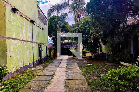 Casa à venda com 360m², 2 quartos e 6 vagas Casa à venda com 360m², 2 quartos e 6 vagasQuintal