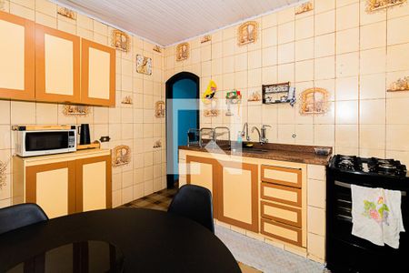 Casa à venda com 360m², 2 quartos e 6 vagas Casa à venda com 360m², 2 quartos e 6 vagasCozinha