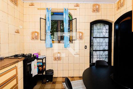 Casa à venda com 360m², 2 quartos e 6 vagas Casa à venda com 360m², 2 quartos e 6 vagasCozinha