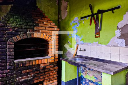 Casa à venda com 360m², 2 quartos e 6 vagas Casa à venda com 360m², 2 quartos e 6 vagasChurrasqueira