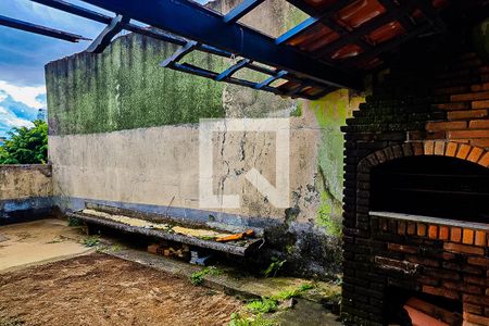 Casa à venda com 360m², 2 quartos e 6 vagas Casa à venda com 360m², 2 quartos e 6 vagasChurrasqueira