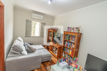 Casa à venda com 330m², 4 quartos e 4 vagas Casa à venda com 330m², 4 quartos e 4 vagasSuíte 4