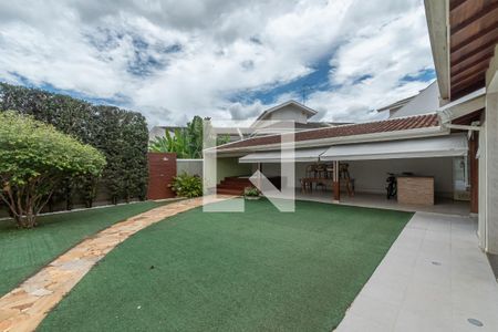 Casa à venda com 330m², 4 quartos e 4 vagas Casa à venda com 330m², 4 quartos e 4 vagasQuintal