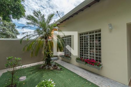 Casa à venda com 330m², 4 quartos e 4 vagas Casa à venda com 330m², 4 quartos e 4 vagasJardim