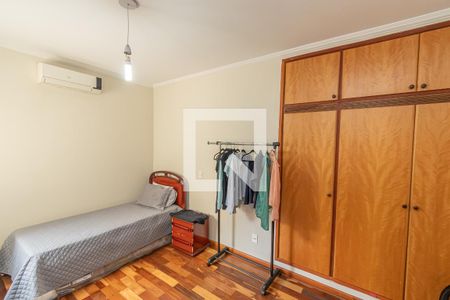 Casa à venda com 330m², 4 quartos e 4 vagas Casa à venda com 330m², 4 quartos e 4 vagasSuíte 3