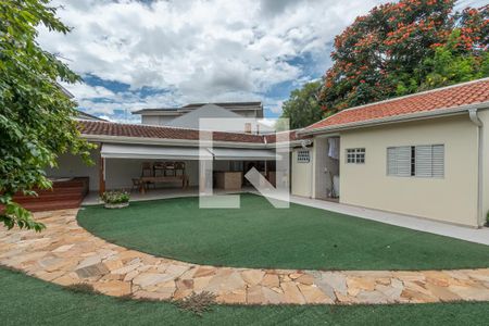 Casa à venda com 330m², 4 quartos e 4 vagas Casa à venda com 330m², 4 quartos e 4 vagasQuintal