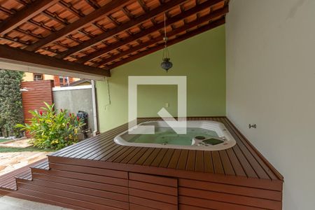 Casa à venda com 330m², 4 quartos e 4 vagas Casa à venda com 330m², 4 quartos e 4 vagasJacuzzi