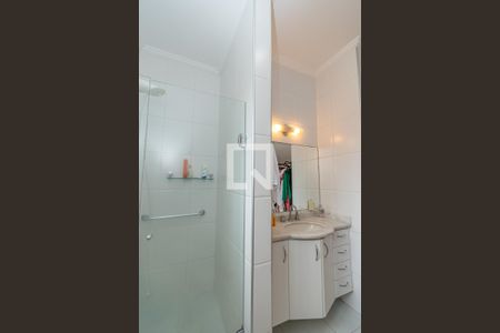 Casa à venda com 330m², 4 quartos e 4 vagas Casa à venda com 330m², 4 quartos e 4 vagasBanheiro da Suíte 2