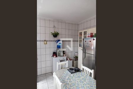 Casa à venda com 125m², 1 quarto e 2 vagas Casa à venda com 125m², 1 quarto e 2 vagasCozinha Casa 2