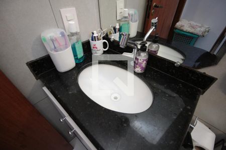 Casa à venda com 118m², 2 quartos e 2 vagasBanheiro Social