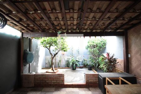 Casa à venda com 118m², 2 quartos e 2 vagasArea de Serviço