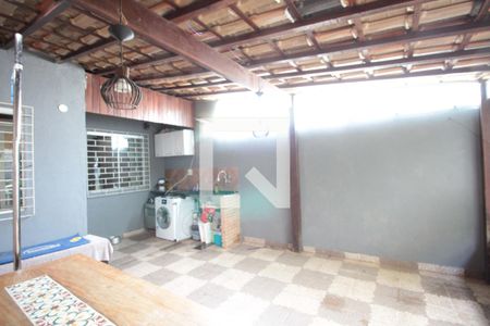 Casa à venda com 118m², 2 quartos e 2 vagasArea de Serviço