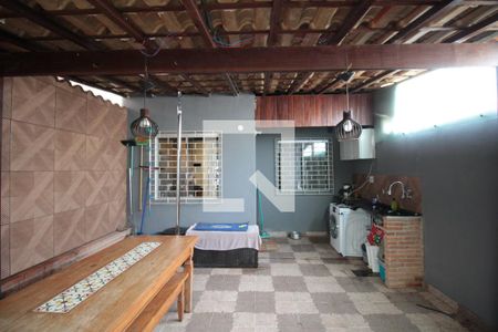 Casa à venda com 118m², 2 quartos e 2 vagasArea de Serviço