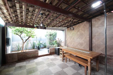 Casa à venda com 118m², 2 quartos e 2 vagasArea de Serviço