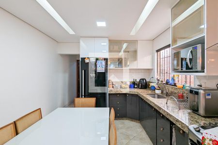 Casa à venda com 150m², 2 quartos e 2 vagasCozinha