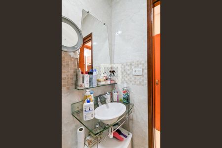 Casa à venda com 150m², 2 quartos e 2 vagasBanheiro da suíte 