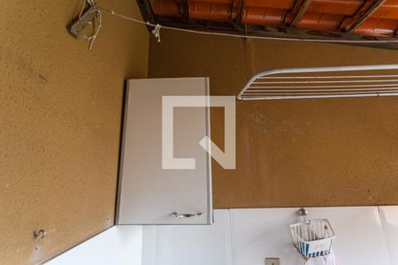 Apartamento à venda com 105m², 2 quartos e 1 vaga Apartamento à venda com 105m², 2 quartos e 1 vagaArmário da Área de Serviço 2