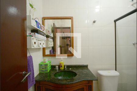 Casa à venda com 352m², 6 quartos e 2 vagas Casa à venda com 352m², 6 quartos e 2 vagasBanheiro 1