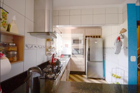 Casa à venda com 352m², 6 quartos e 2 vagas Casa à venda com 352m², 6 quartos e 2 vagasCozinha 2