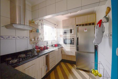 Casa à venda com 352m², 6 quartos e 2 vagas Casa à venda com 352m², 6 quartos e 2 vagasCozinha 2