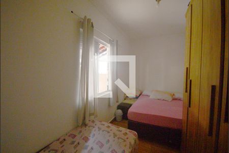 Casa à venda com 352m², 6 quartos e 2 vagas Casa à venda com 352m², 6 quartos e 2 vagasQuarto 6