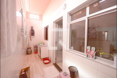 Casa à venda com 352m², 6 quartos e 2 vagas Casa à venda com 352m², 6 quartos e 2 vagasÁrea de Serviço 1