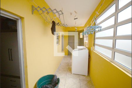 Casa à venda com 352m², 6 quartos e 2 vagas Casa à venda com 352m², 6 quartos e 2 vagasÁrea de Serviço 3