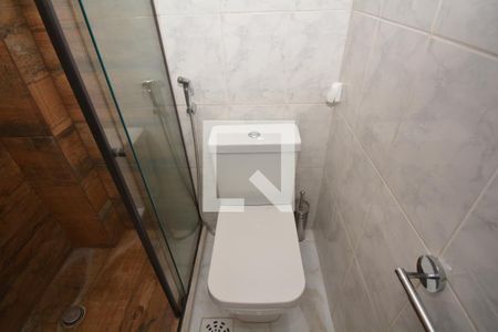 Casa à venda com 64m², 2 quartos e 2 vagasBanheiro Social do Segundo Piso