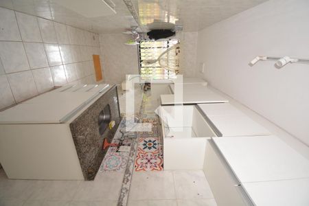 Casa à venda com 64m², 2 quartos e 2 vagasCozinha e Área de Serviço