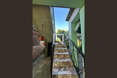 Casa à venda com 243m², 5 quartos e 2 vagasEscada