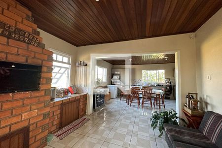 Casa à venda com 243m², 5 quartos e 2 vagasChurrasqueira