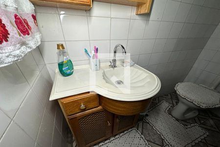 Casa à venda com 243m², 5 quartos e 2 vagasBanheiro 2