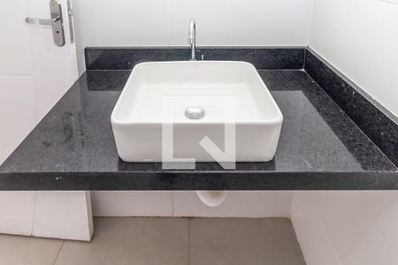 Casa à venda com 180m², 3 quartos e 2 vagas Casa à venda com 180m², 3 quartos e 2 vagasBanheiro 3