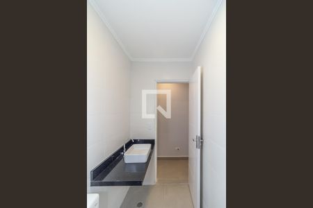 Casa à venda com 180m², 3 quartos e 2 vagas Casa à venda com 180m², 3 quartos e 2 vagasBanheiro 2