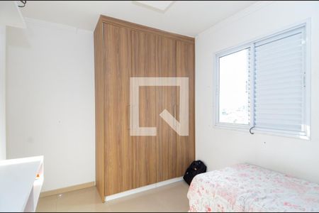 Apartamento à venda com 75m², 3 quartos e 2 vagasQuarto 2