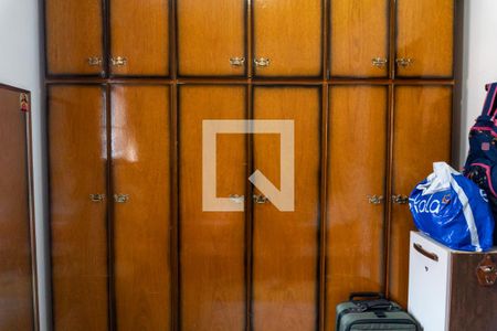 Casa à venda com 190m², 6 quartos e 3 vagasQuarto 1 - Armários