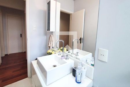 Casa à venda com 297m², 3 quartos e 4 vagas Casa à venda com 297m², 3 quartos e 4 vagasBanheiro Social