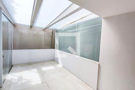 Casa à venda com 297m², 3 quartos e 4 vagas Casa à venda com 297m², 3 quartos e 4 vagasÁrea de luz