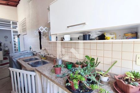 Casa à venda com 297m², 3 quartos e 4 vagas Casa à venda com 297m², 3 quartos e 4 vagasÁrea de Serviço