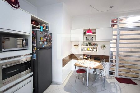 Casa à venda com 297m², 3 quartos e 4 vagas Casa à venda com 297m², 3 quartos e 4 vagasCozinha