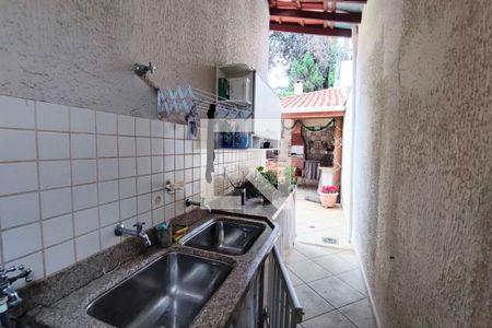 Casa à venda com 297m², 3 quartos e 4 vagas Casa à venda com 297m², 3 quartos e 4 vagasÁrea de Serviço