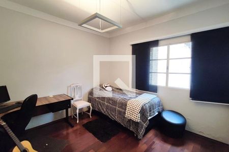 Casa à venda com 297m², 3 quartos e 4 vagas Casa à venda com 297m², 3 quartos e 4 vagasQuarto 2