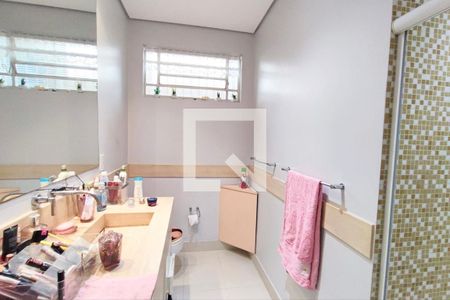 Casa à venda com 297m², 3 quartos e 4 vagas Casa à venda com 297m², 3 quartos e 4 vagasBanheiro suíte