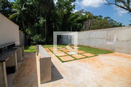 Casa de condomínio à venda com 657m², 4 quartos e 4 vagas Casa de condomínio à venda com 657m², 4 quartos e 4 vagasQuintal